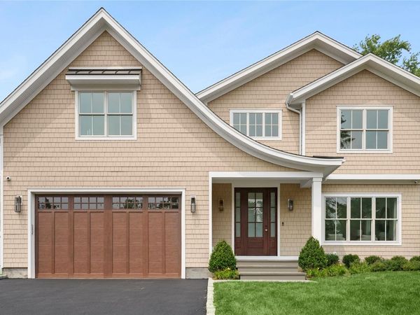 738 Motts Cove Road N, Glen Head, NY 11545