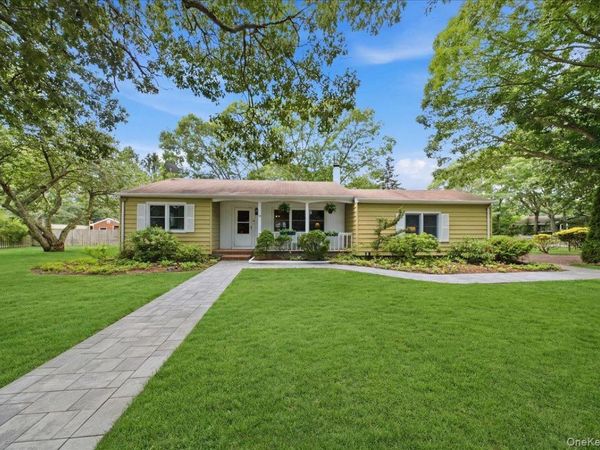 10 Graham Road , Hampton Bays, NY 11946