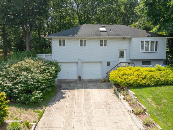 30 Mulberry Drive , Smithtown, NY 11787