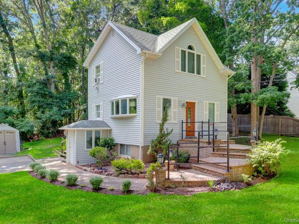 14 Neponsit Road , Sound Beach, NY 11789
