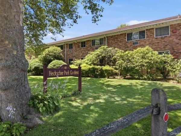 105 Prime Avenue , Unit B6, Huntington, NY 11743