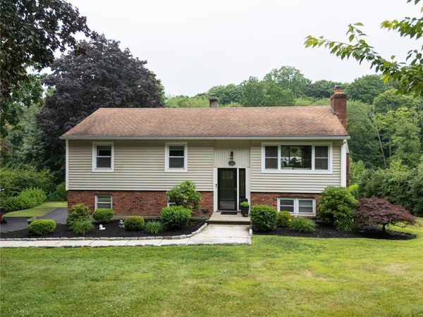 63 Dixon Road , Mahopac, NY 10512