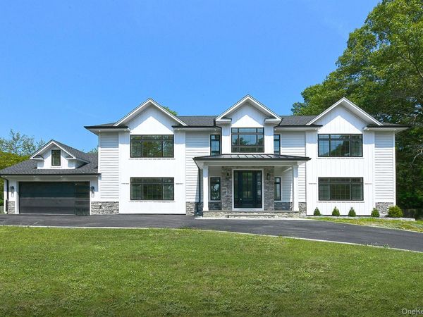 11 Edcris Lane , Huntington, NY 11743