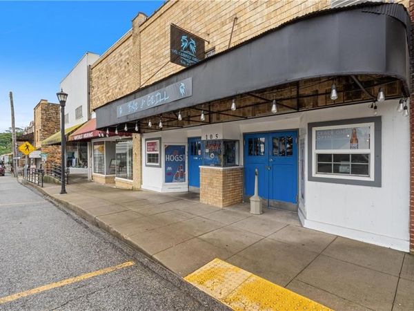105 W Main Street , Huntsville, AR 72740