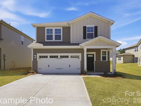 2957 31st Street Lane NE, Hickory, NC 28601