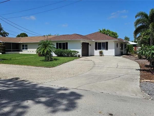 27142 Jackson AVE, BONITA SPRINGS, FL 34135