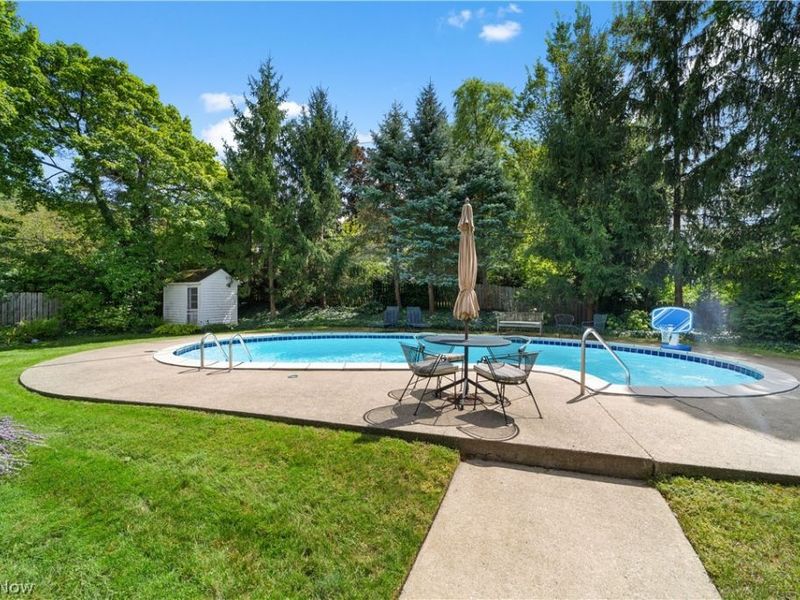 24690 Shaker Boulevard, Beachwood, OH 44122 Photo 5