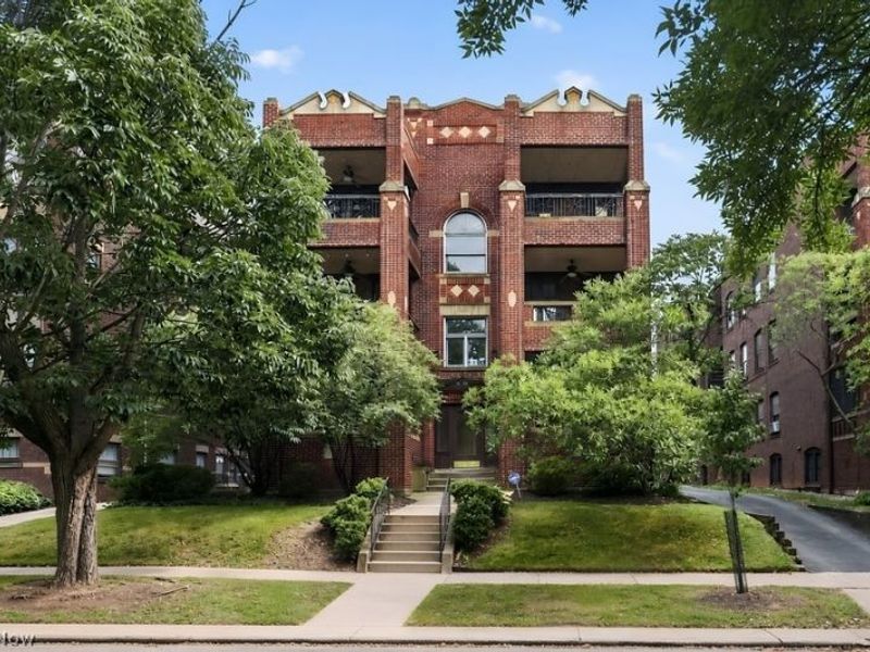 2476 Derbyshire Road, Unit 8, Cleveland Heights, OH 44106 Photo 1