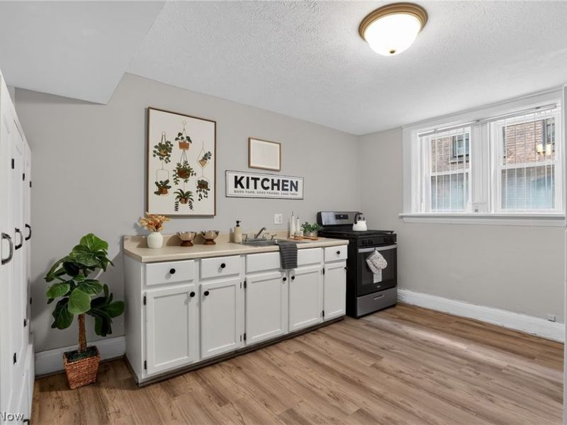 2476 Derbyshire Road, Unit 8, Cleveland Heights, OH 44106 Photo 11