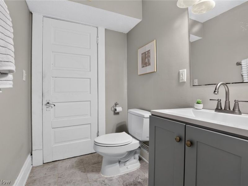 2476 Derbyshire Road, Unit 8, Cleveland Heights, OH 44106 Photo 15