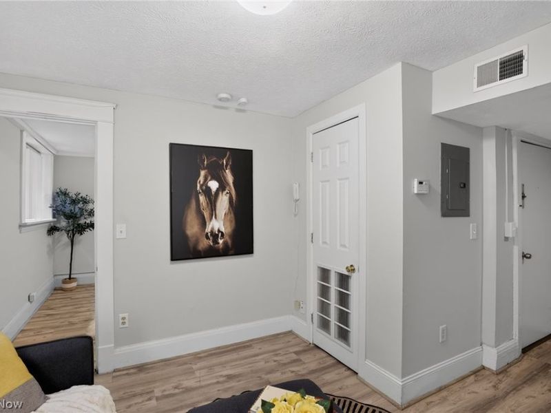 2476 Derbyshire Road, Unit 8, Cleveland Heights, OH 44106 Photo 7