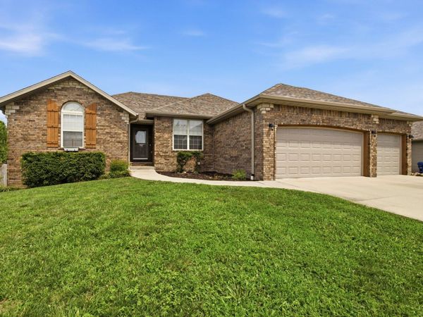226 N Ladera Drive , Republic, MO 65738
