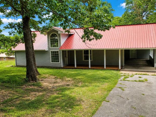 881 County Road 393 , Thayer, MO 65791