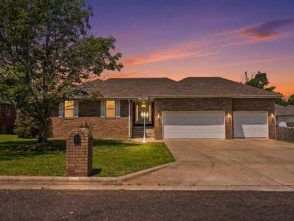 206 Miller Way , Monett, MO 65708