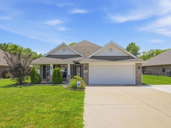 1692 Betenbough Way , Webb City, MO 64870