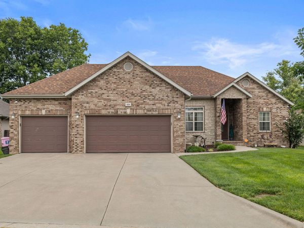 939 E Hodgson Street , Nixa, MO 65714