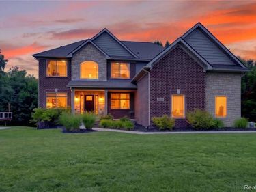 9665 Windsor Lane, Springfield Twp, MI 48348