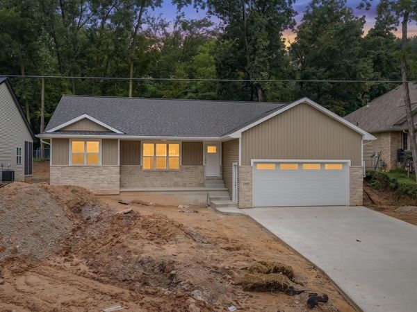 2480 BRENNER PLACE, Green Bay, WI 54301