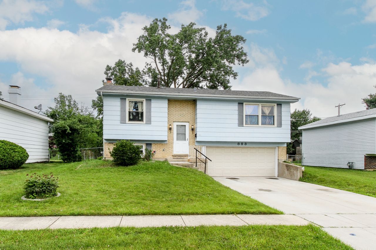 883 Hastings Lane, Hanover Park, IL 60133