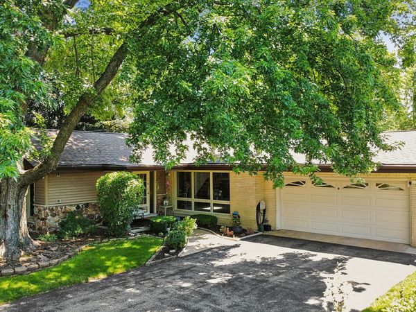 20W135 98th Street , Lemont, IL 60439