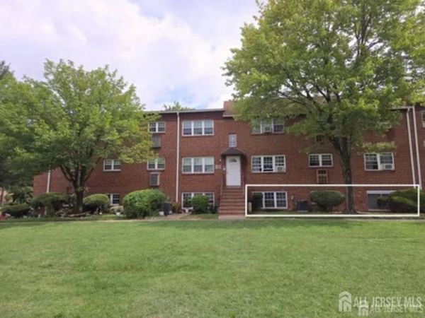 334 College Drive, Edison, NJ 08817