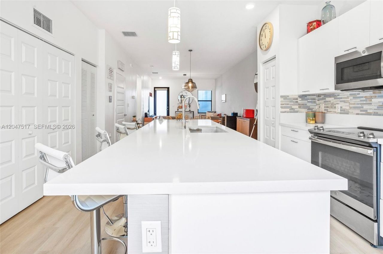 8055 NW 104th Ave , Unit 2, Doral, FL 33178 Photo