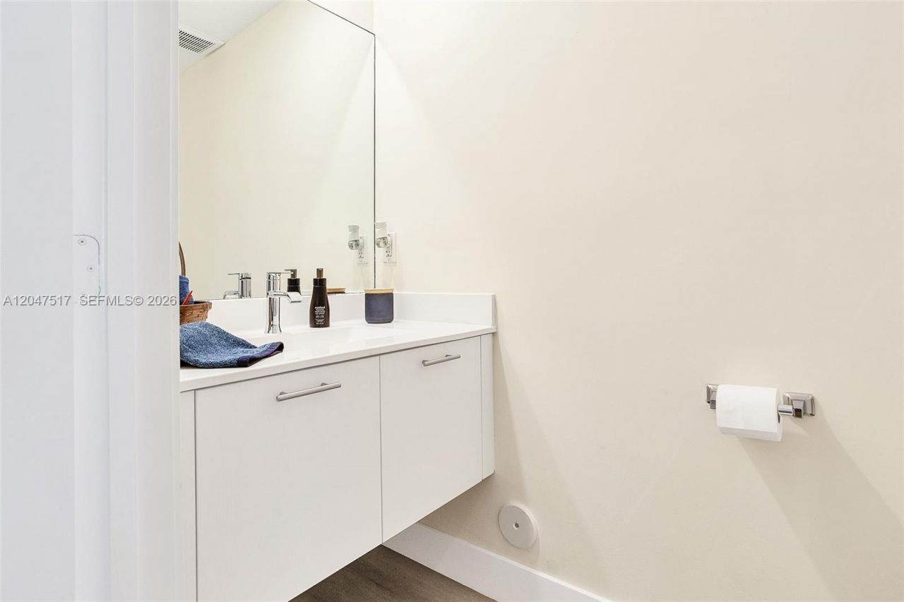 8055 NW 104th Ave , Unit 2, Doral, FL 33178 Photo