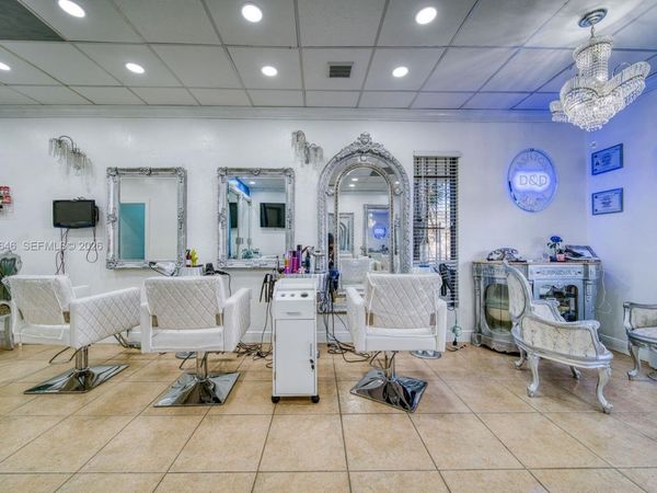 Full service Beauty salon PRIME location close to , South Miami, FL 33143