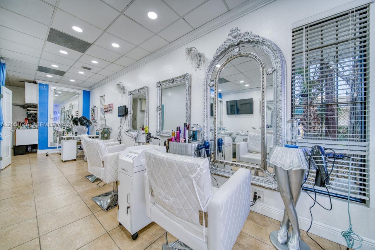 Full Service Beauty Salon Prime Location Close To , South Miami, FL 33143 Photo