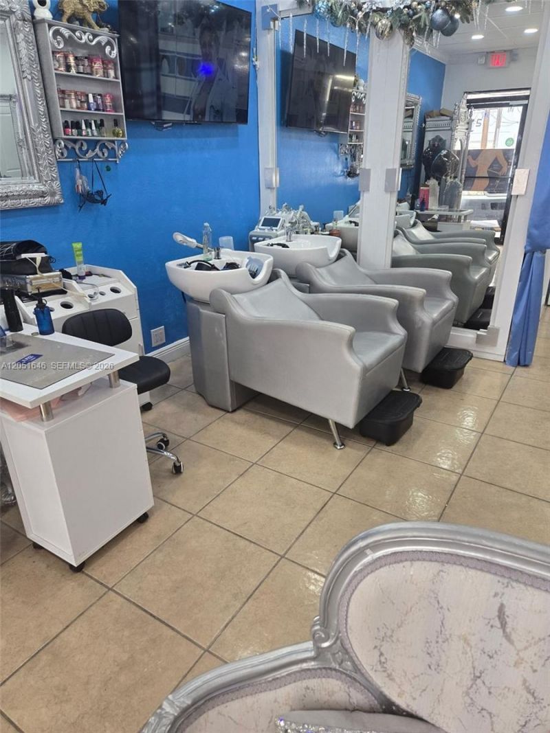 Full Service Beauty Salon Prime Location Close To , South Miami, FL 33143 Photo