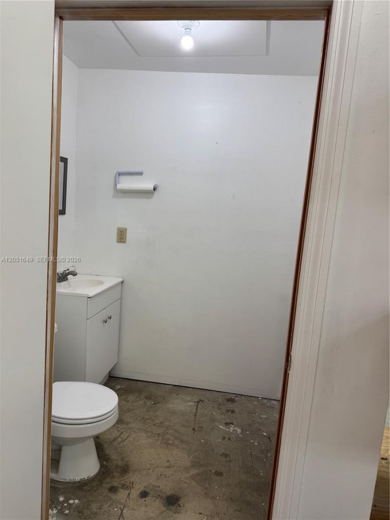 10411 NW 28th St , Doral, FL 33172 Photo