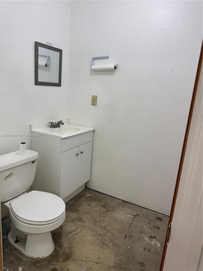 10411 NW 28th St , Doral, FL 33172 Photo