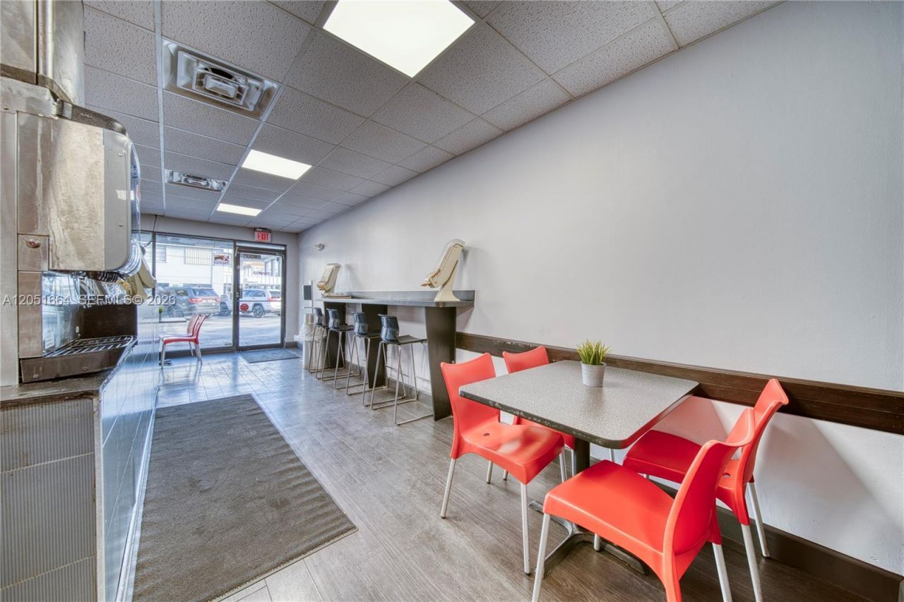 Pizzeria Restaurant For Sale In South Miami, South Miami, FL 33143 Photo