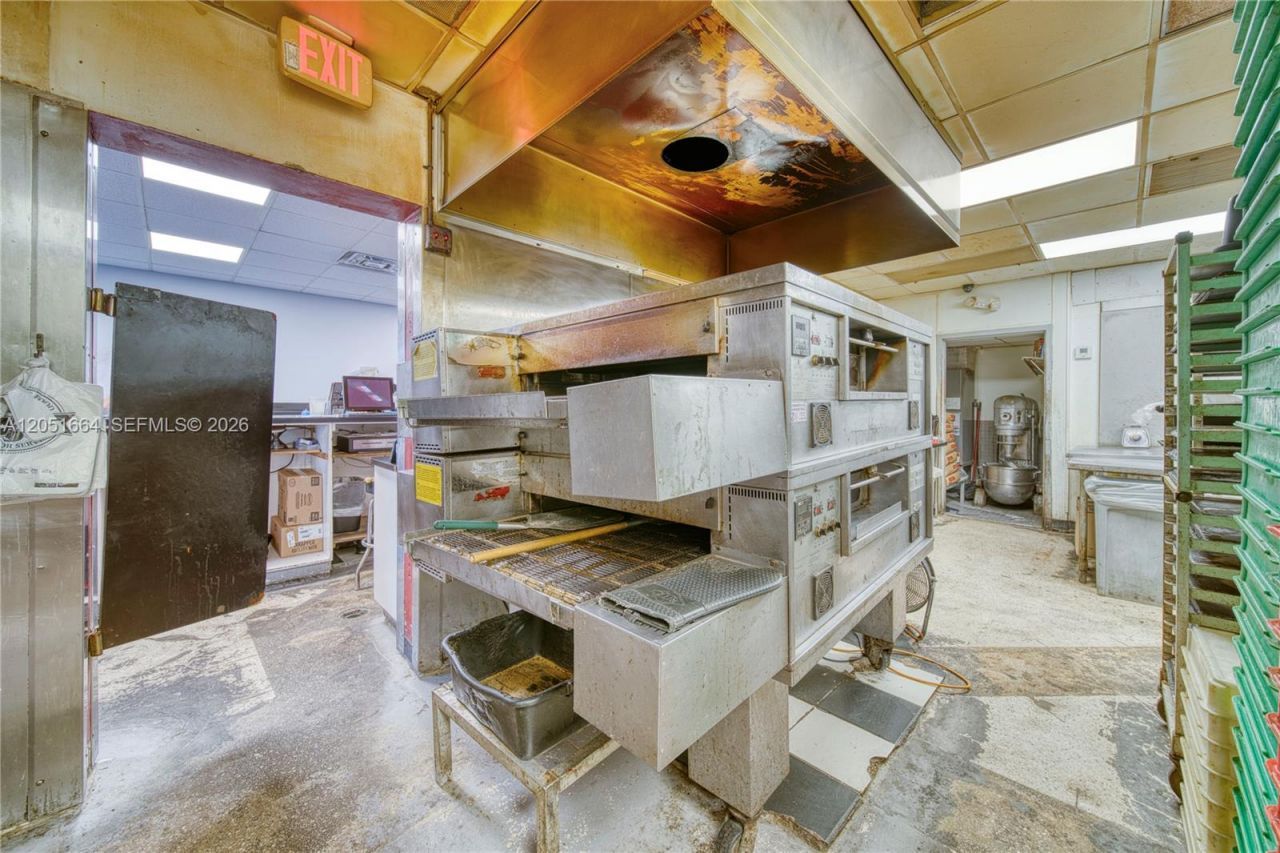 Pizzeria Restaurant For Sale In South Miami, South Miami, FL 33143 Photo