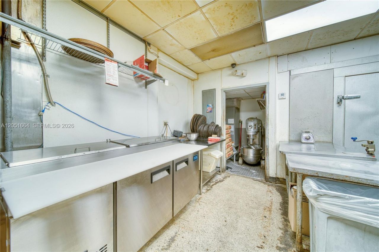 Pizzeria Restaurant For Sale In South Miami, South Miami, FL 33143 Photo