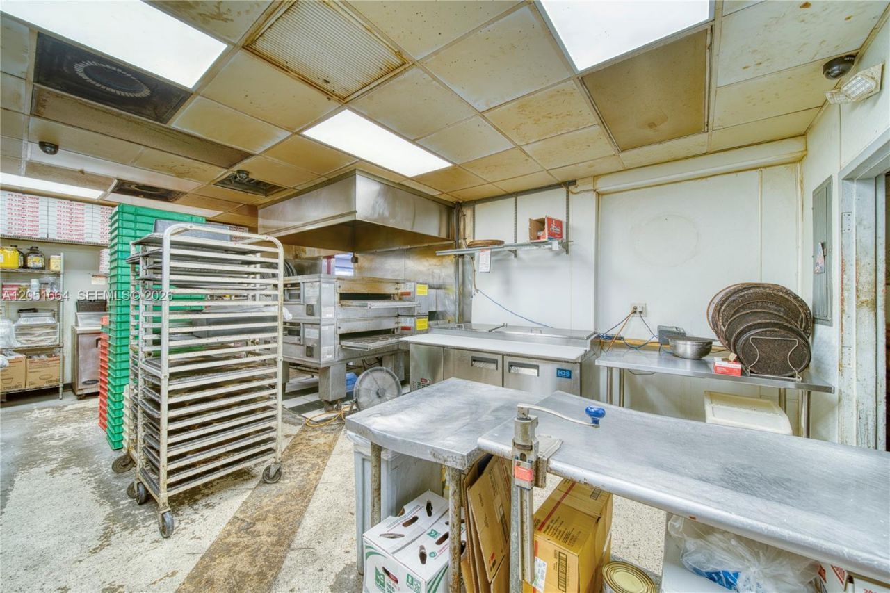 Pizzeria Restaurant For Sale In South Miami, South Miami, FL 33143 Photo