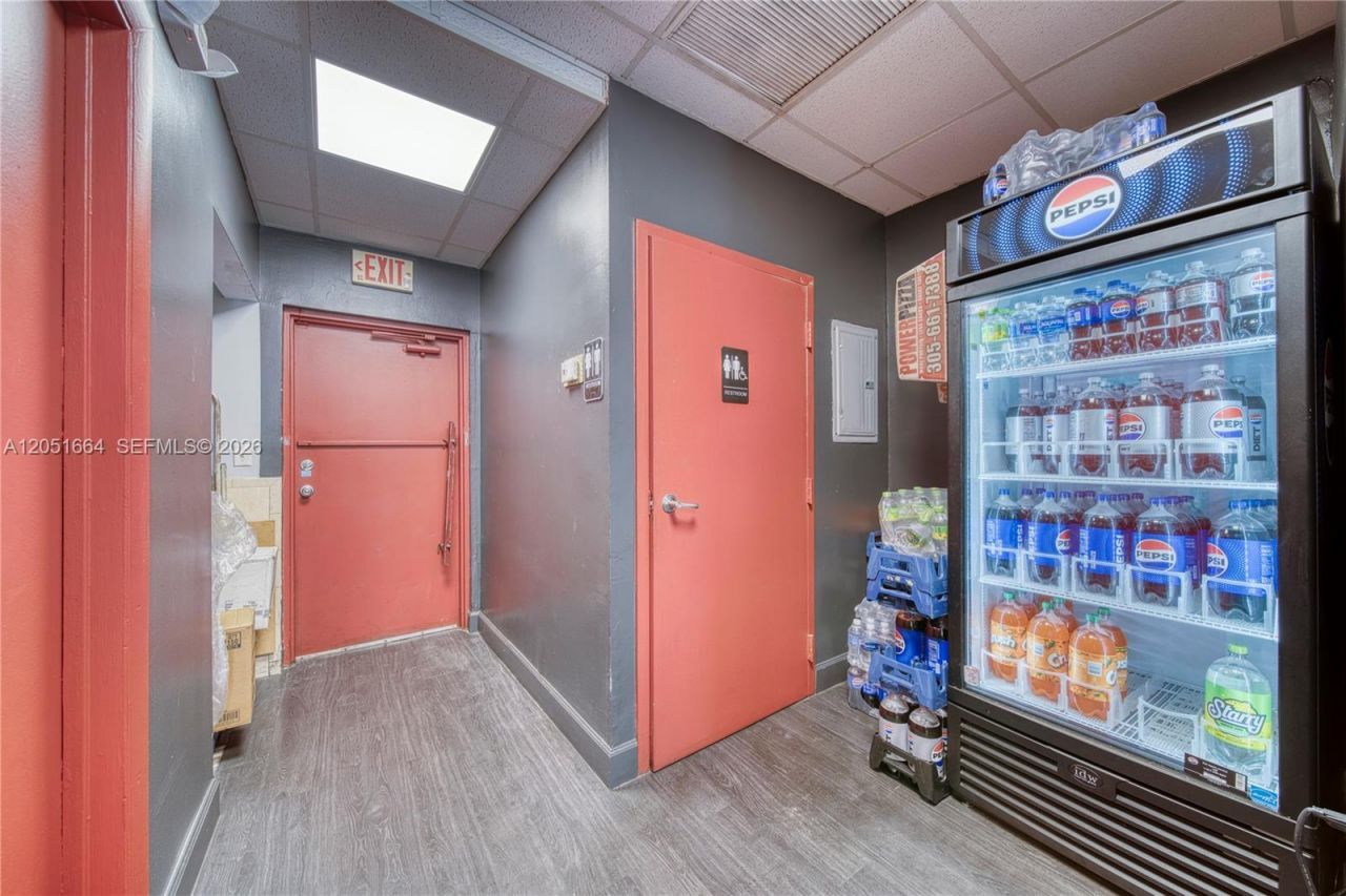 Pizzeria Restaurant For Sale In South Miami, South Miami, FL 33143 Photo