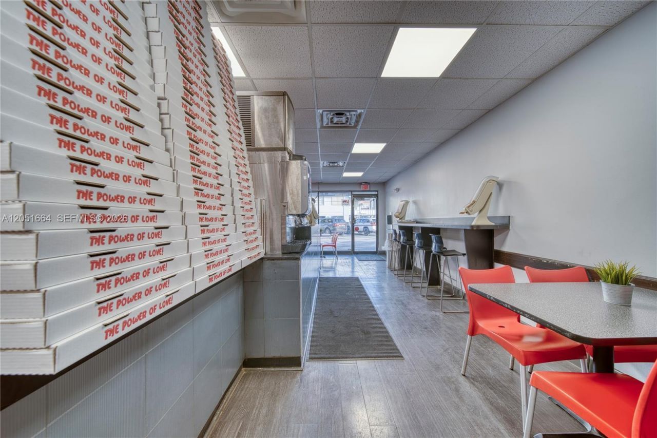 Pizzeria Restaurant For Sale In South Miami, South Miami, FL 33143 Photo