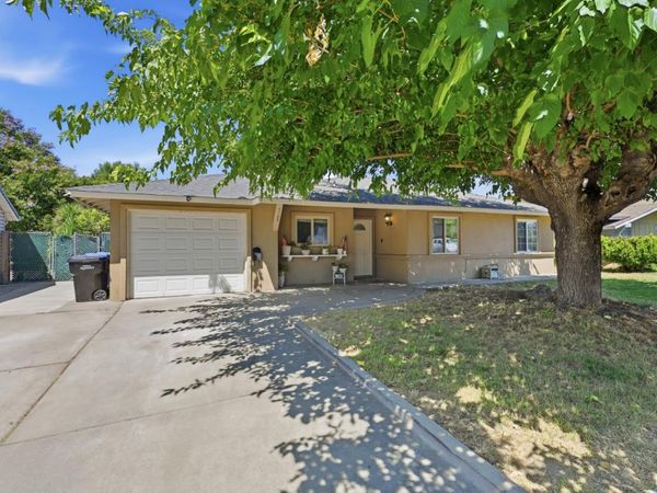 7109 Delhaven Way, North Highlands, CA 95660