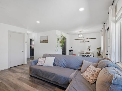 7109 Delhaven Way, North Highlands, CA 95660 Photo
