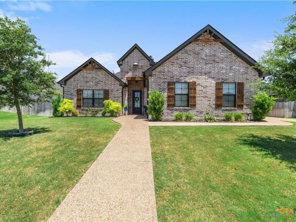 932 Gallant Fox Road, Hewitt, TX 76643