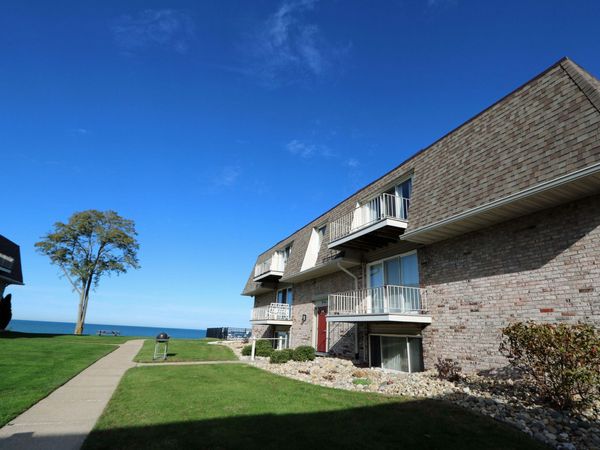 3622 Lakeshore Drive, Unit 8, St. Joseph, MI 49085