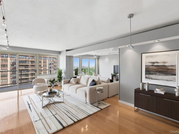 18-15 215th Street , Unit 15L, Bayside, NY 11360