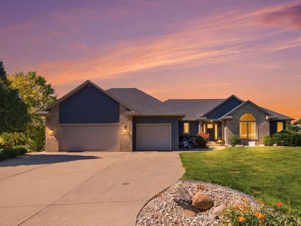7005 E Mystic Dr, Sioux Falls, SD 57110