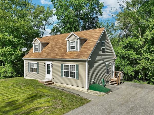 29 Lawrence Road, Salem, NH 03079