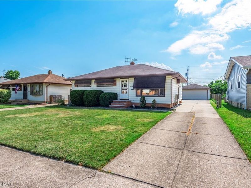 4579 Memphis Villas S, Brooklyn, OH 44144 Photo 3