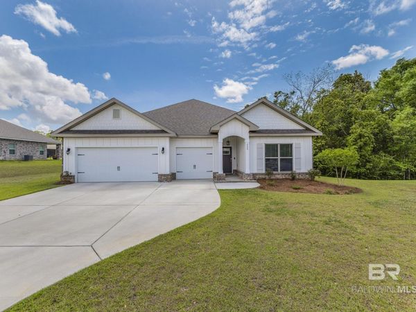 200 Spur Avenue, Fairhope, AL 36532