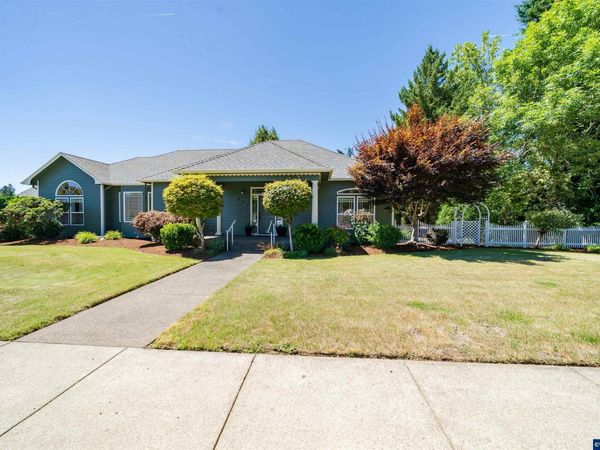 785 N 15th Av, Stayton, OR 97383