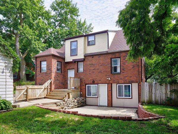4805 Pleasant Street, Des Moines, IA 50312