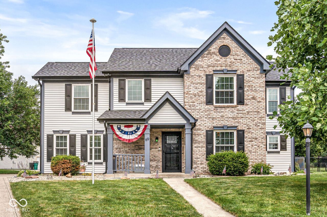69 Carriage Lake Drive, Brownsburg, IN 46112 Main Photo